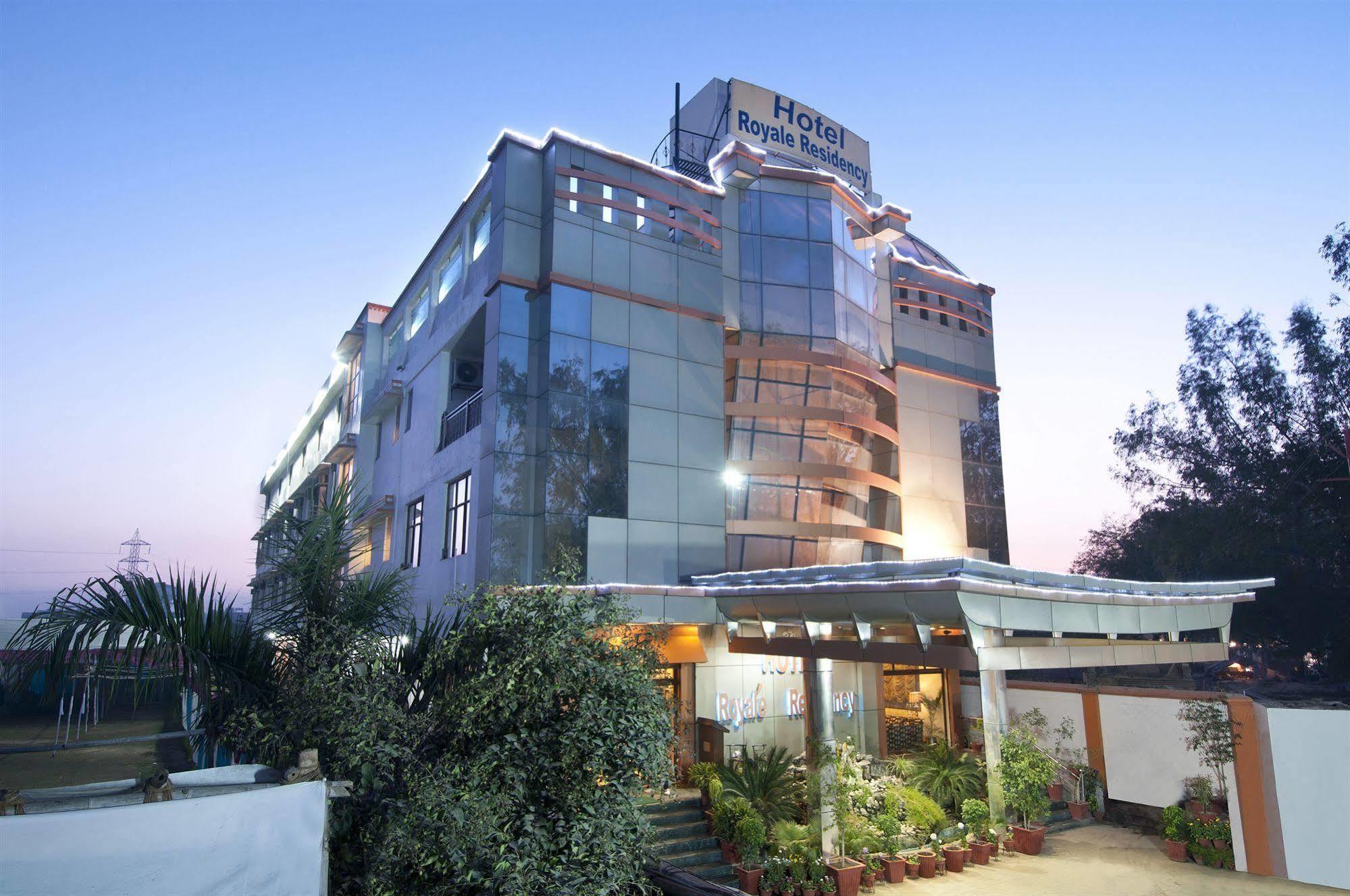 Royale Sarovar Portico Agra Agra  Exterior foto